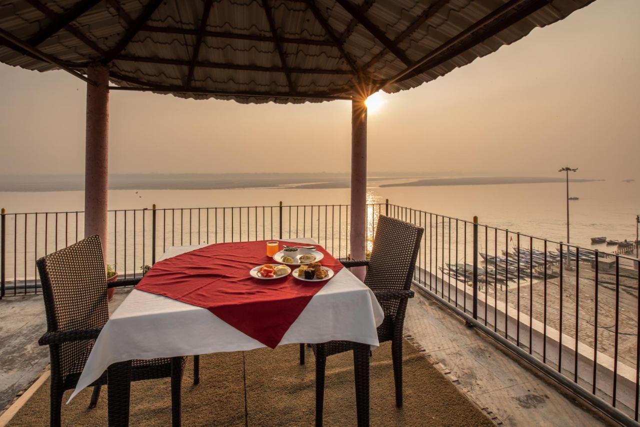 Отель Amritara Suryauday Haveli Варанаси Экстерьер фото