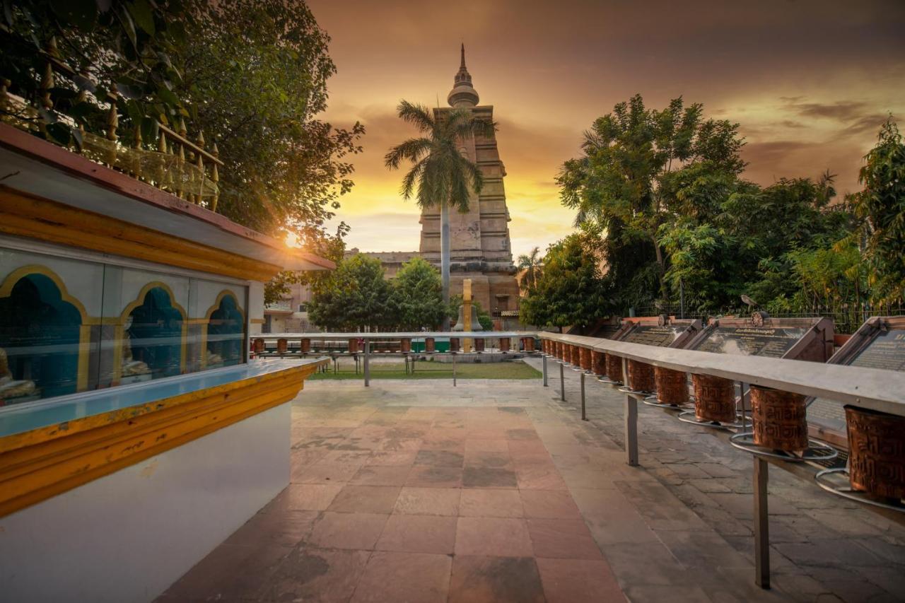 Отель Amritara Suryauday Haveli Варанаси Экстерьер фото