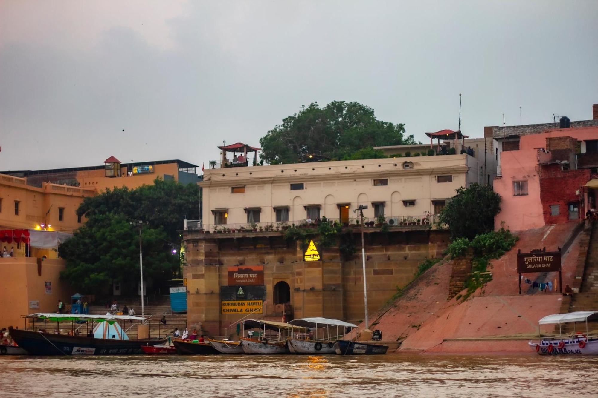 Отель Amritara Suryauday Haveli Варанаси Экстерьер фото